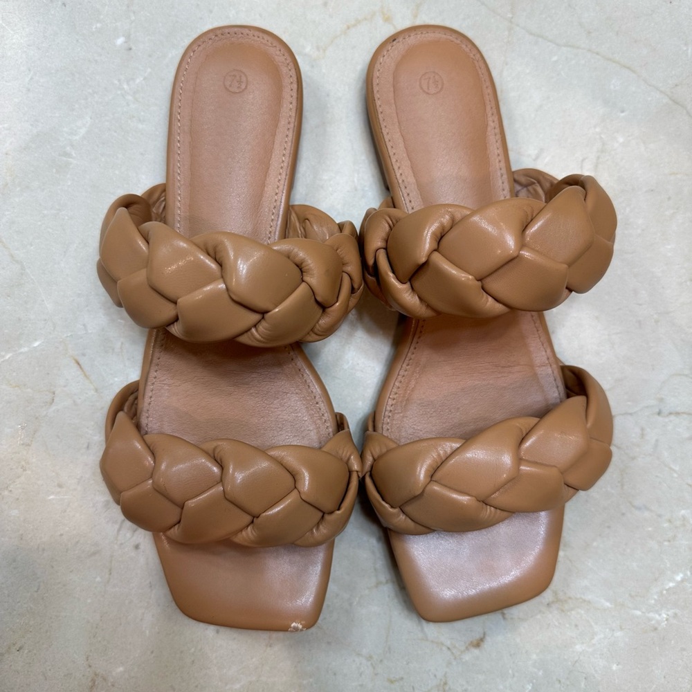 Women's Size 7.5 Tan Braided Sandals - Picture 2 of 5